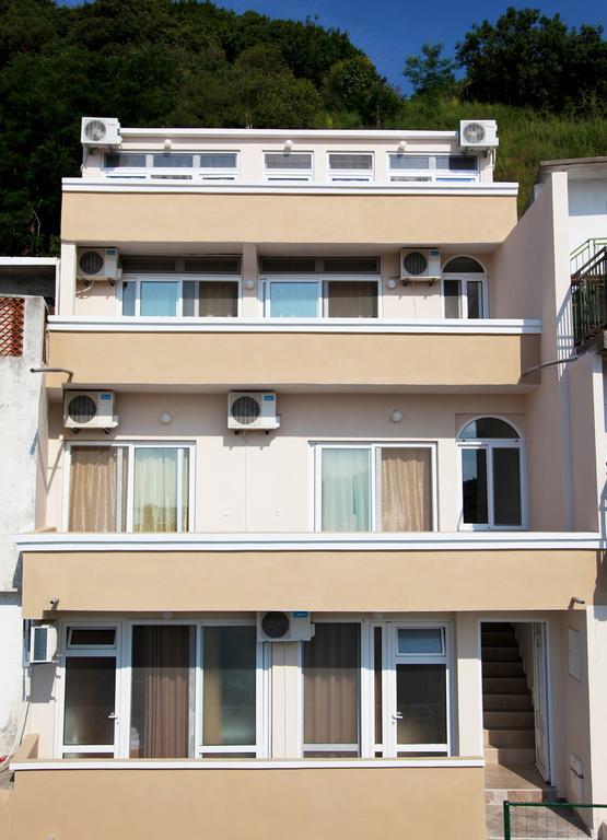 Sand And Sea Apartments Ulcinj Exterior foto